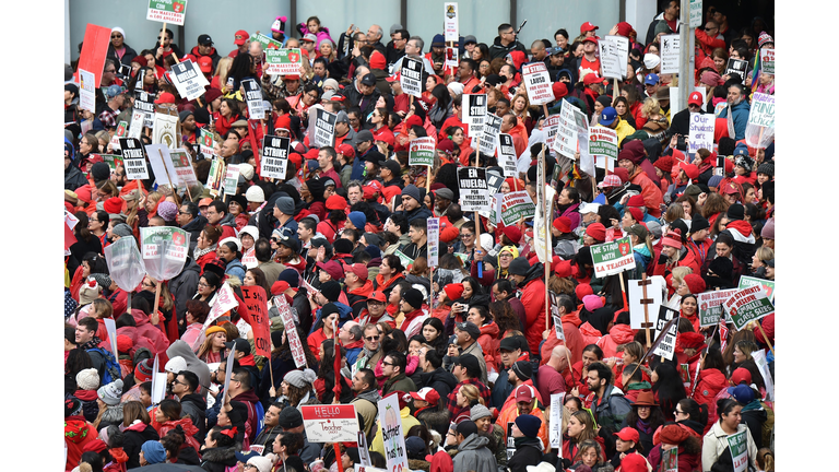Teachers, LAUSD Back at Bargaining Table as Thousands Rally Downtown