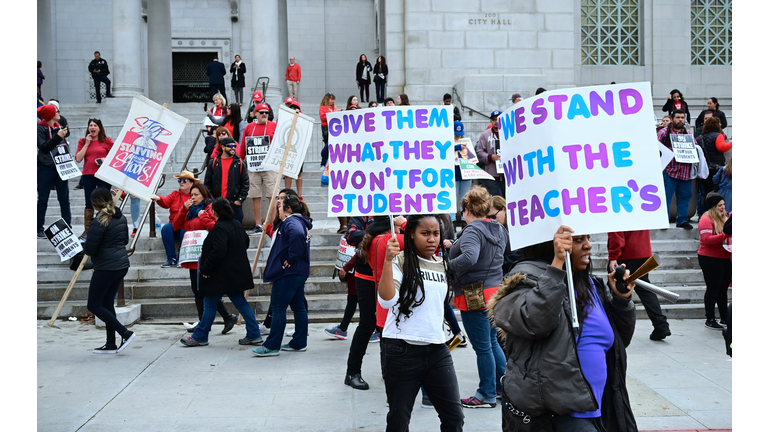 Teachers, LAUSD Return To Bargaining Table As Teachers Remain On Strike
