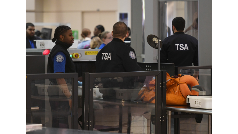 LAX Security Wait Times Unaffected By Government Shutdown, TSA Absences