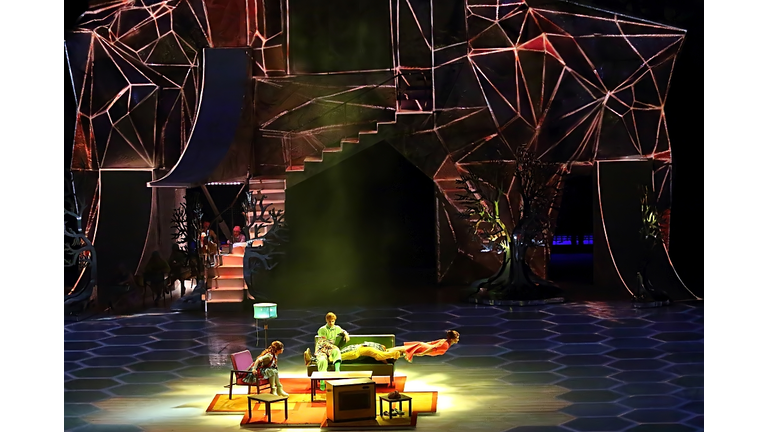 Cirque du Soleil - Crystal