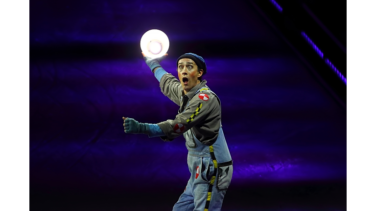 Cirque du Soleil - Crystal