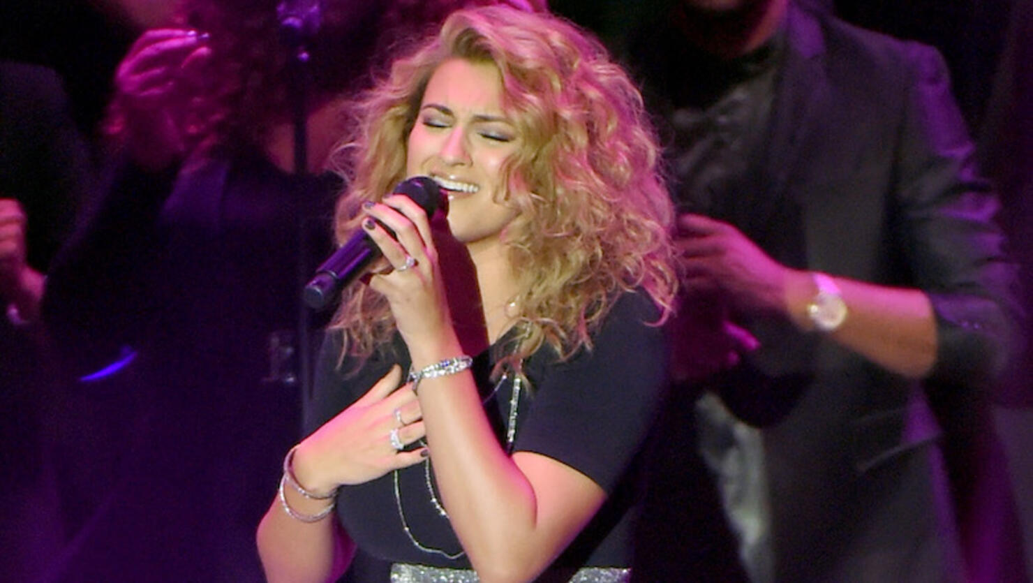 Tori Kelly - Never Alone (Official Live Video) 