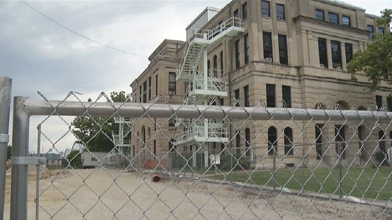 Rock Island Courthouse - Photo KWQC-TV6