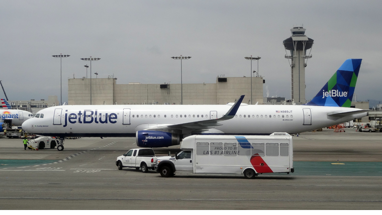Passenger Jet Hit By Lightning After Takeoff From LAX
