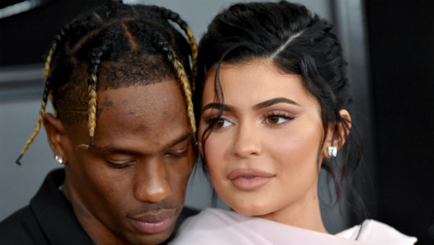 You Totally Missed Kylie Jenner And Travis Scott Kissing At The Grammys Iheart