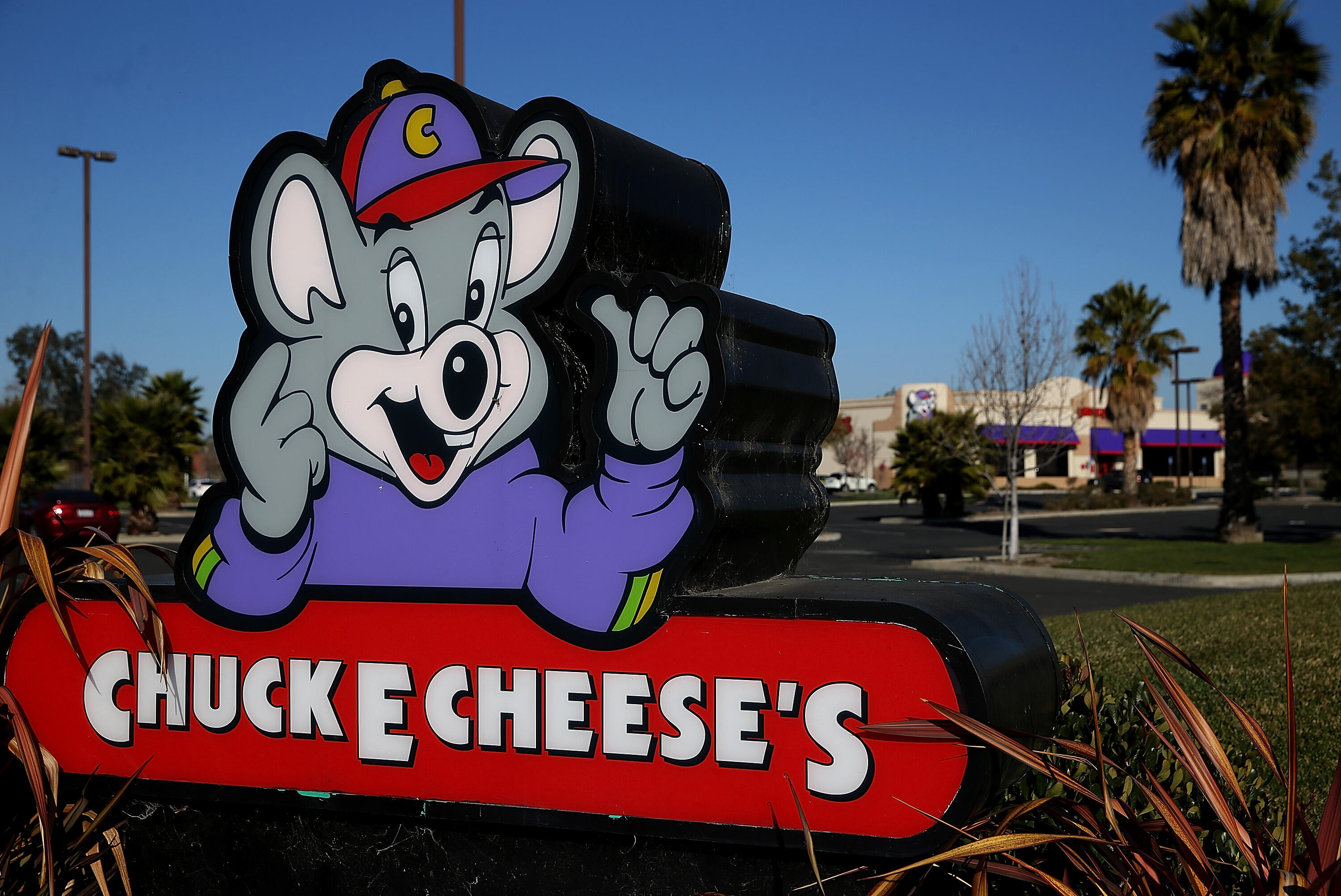 Conspiracy Theory About Chuck E. Cheese Pizza Has Gone Viral - Thumbnail Image