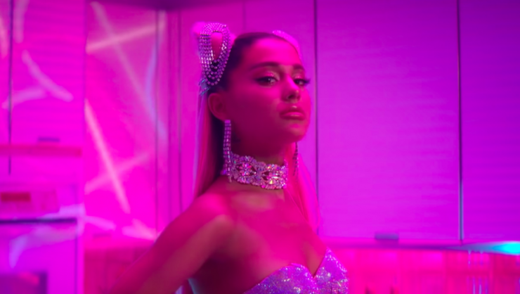 Here Is Why Ariana Grande Fans Are Boycotting 7 Rings