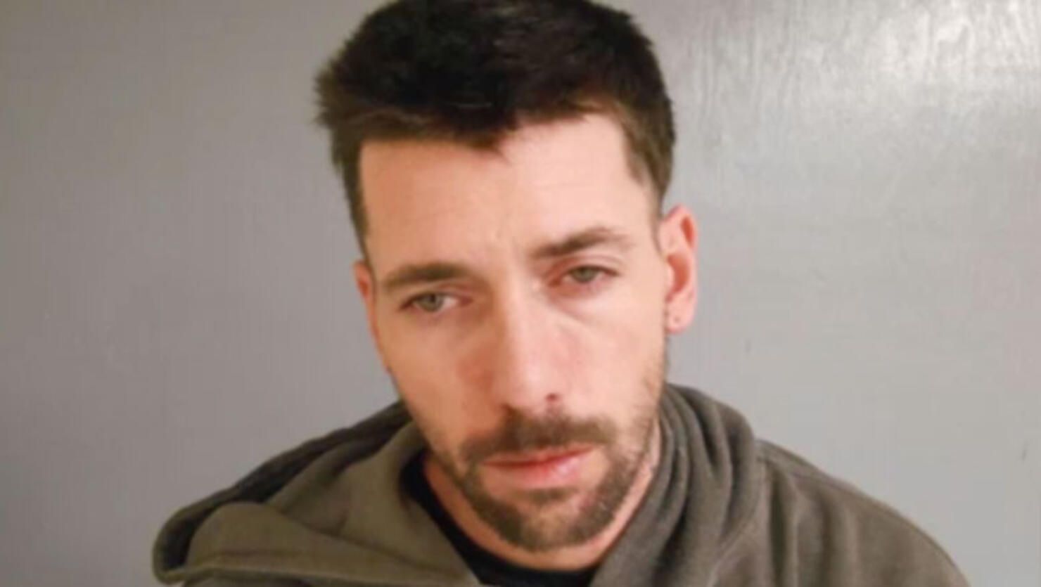 Suspected Bank Robber Nabbed By Cops After He Slipped On Ice While Fleeing Iheart 