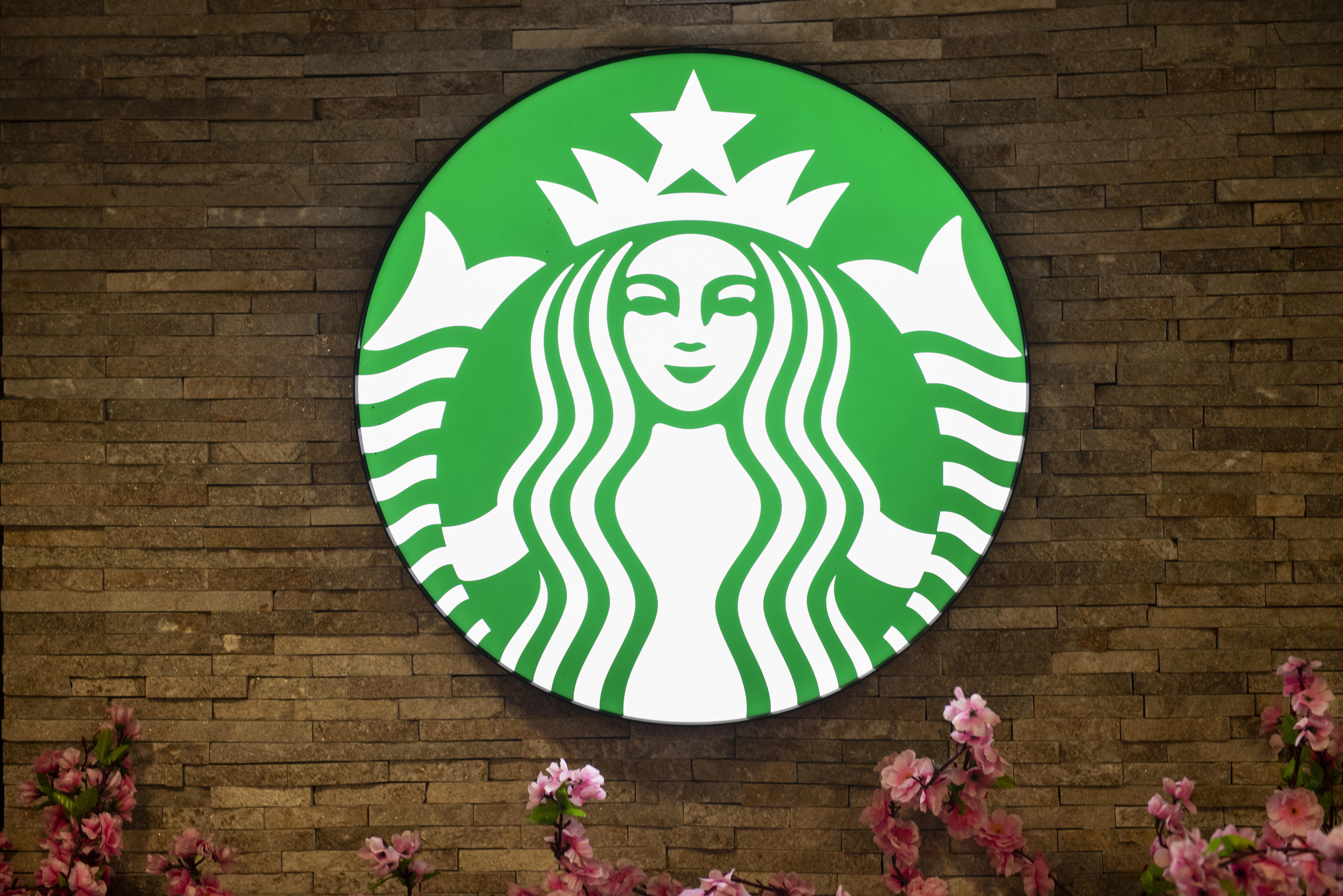 How To Get Free Coffee At Starbucks For Valentine's Day - Thumbnail Image