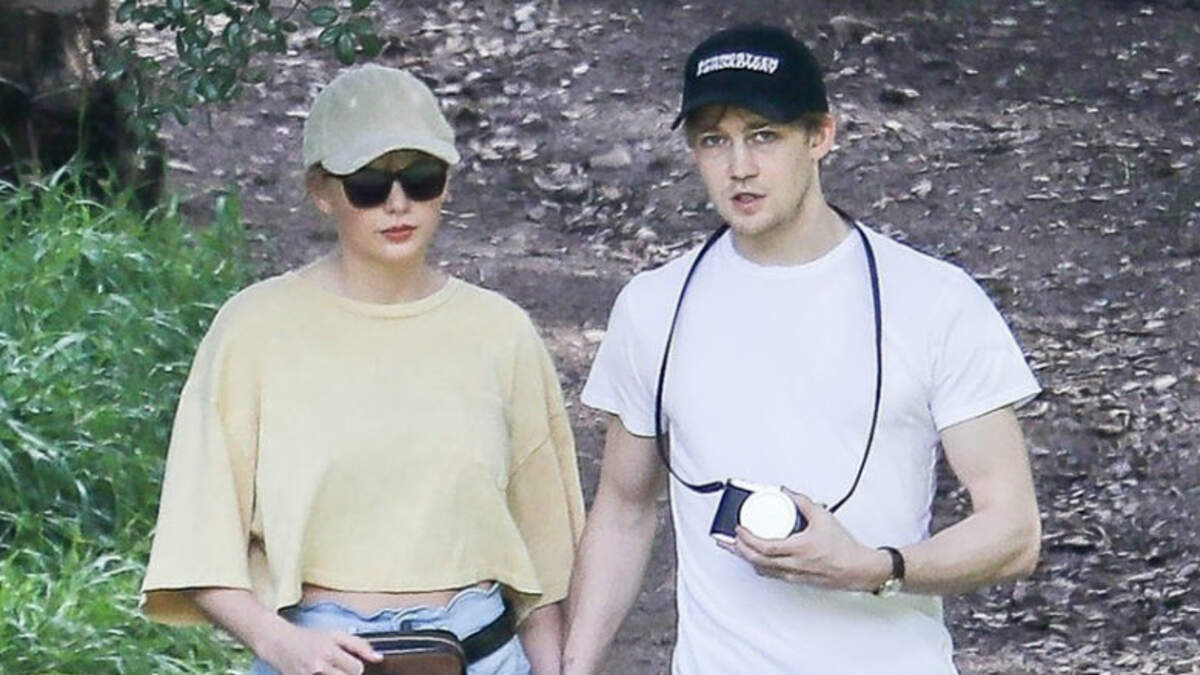 Taylor Swift At the Franklin Canyon Park Trail March 4, 2019