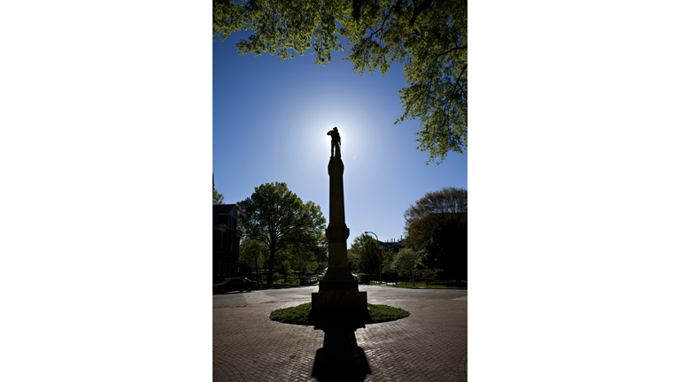 Ole Miss students vote unanimously to remove Confederate statue from campus center