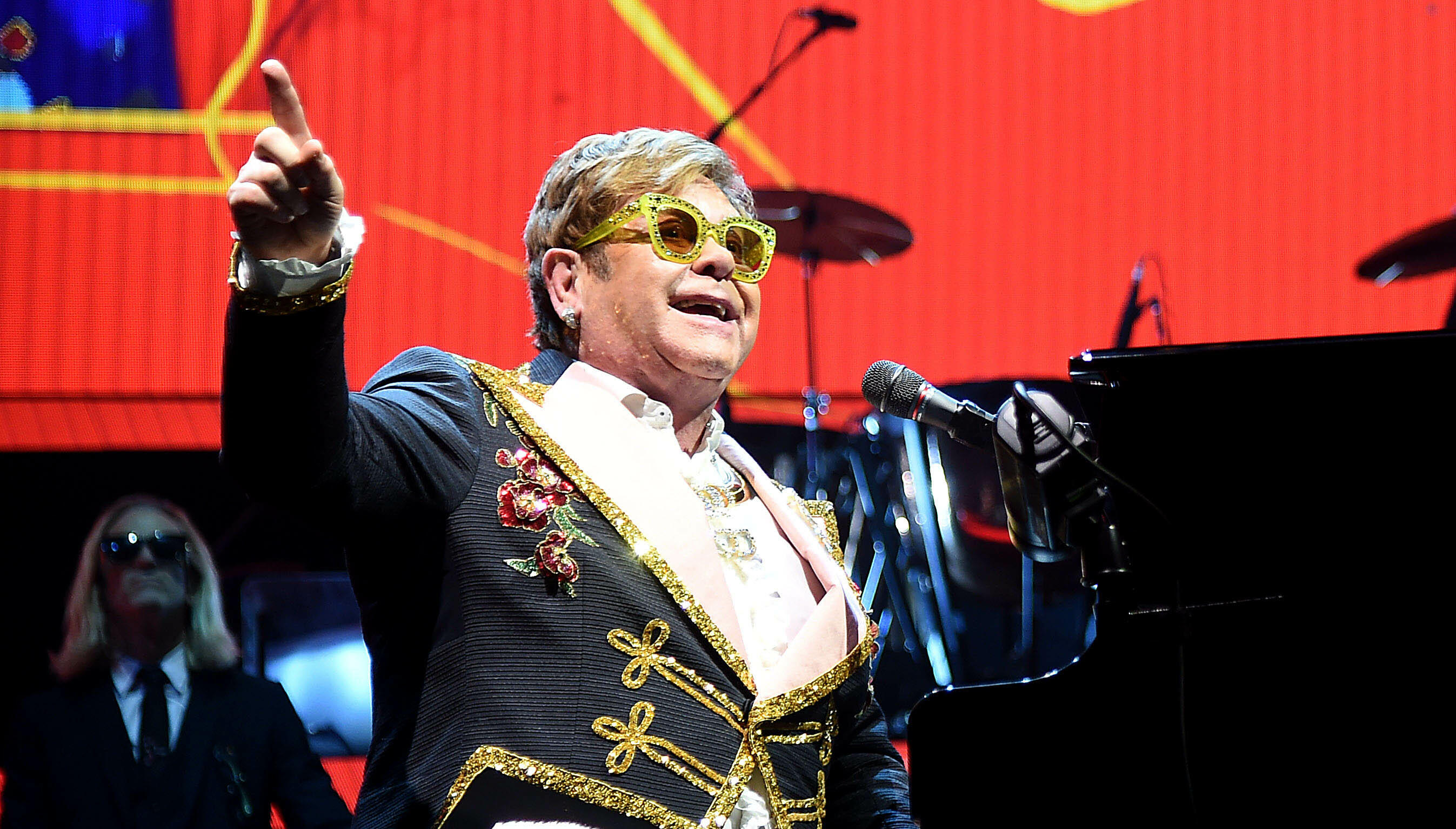 Elton John Announces Biography To Tell 2694 x 1533