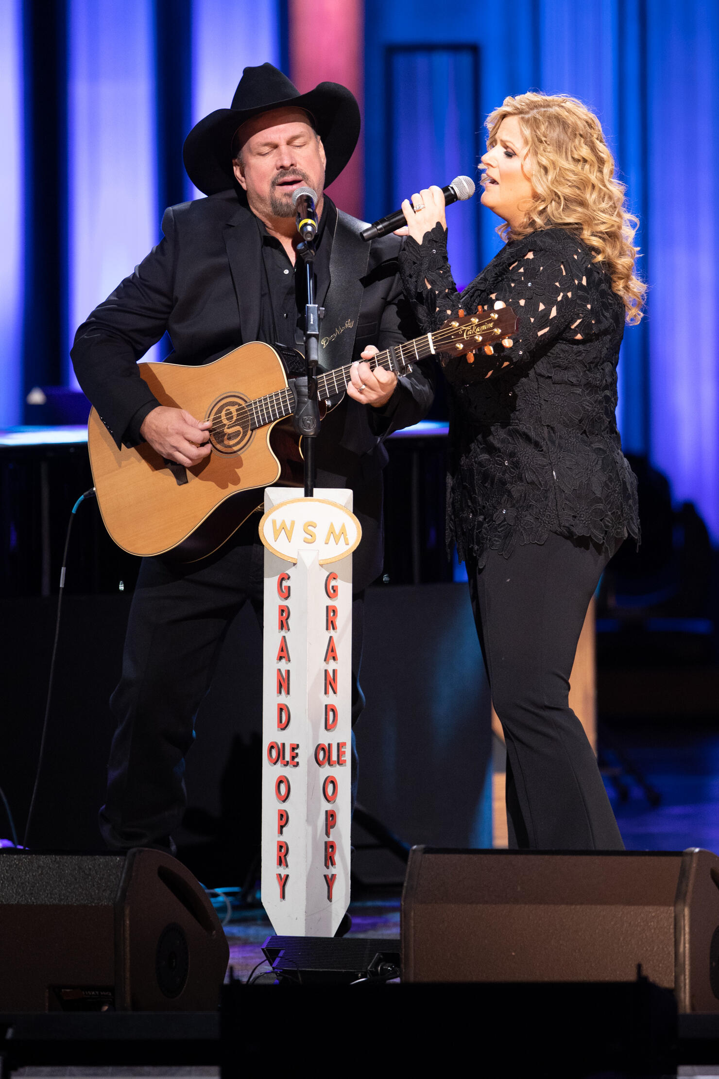 TRISHA YEARWOOD AND GARTH BROOKS