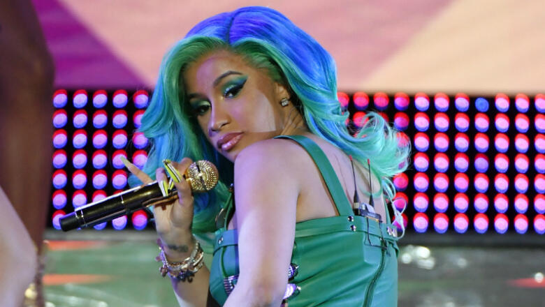 Cardi B Drops Into A Split To Celebrate Winning IHeartRadio Music ...