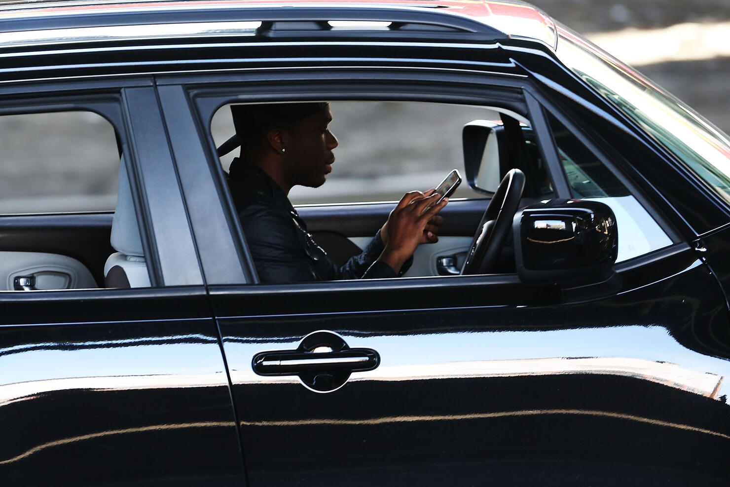 bans on texting while driving reduces visits to ER