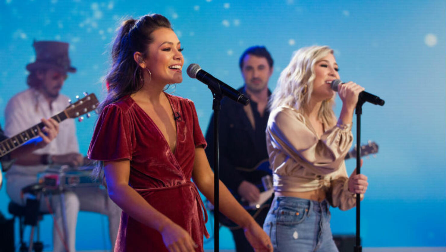 Maddie & Tae Announce New EP, 'One Heart To Another,' For April 26 | iHeart