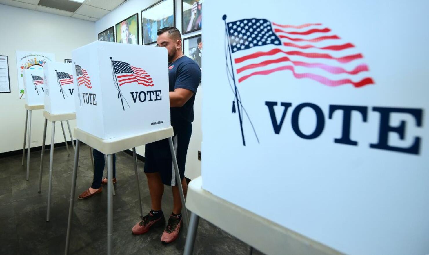 TOPSHOT-US-POLITICS-VOTE