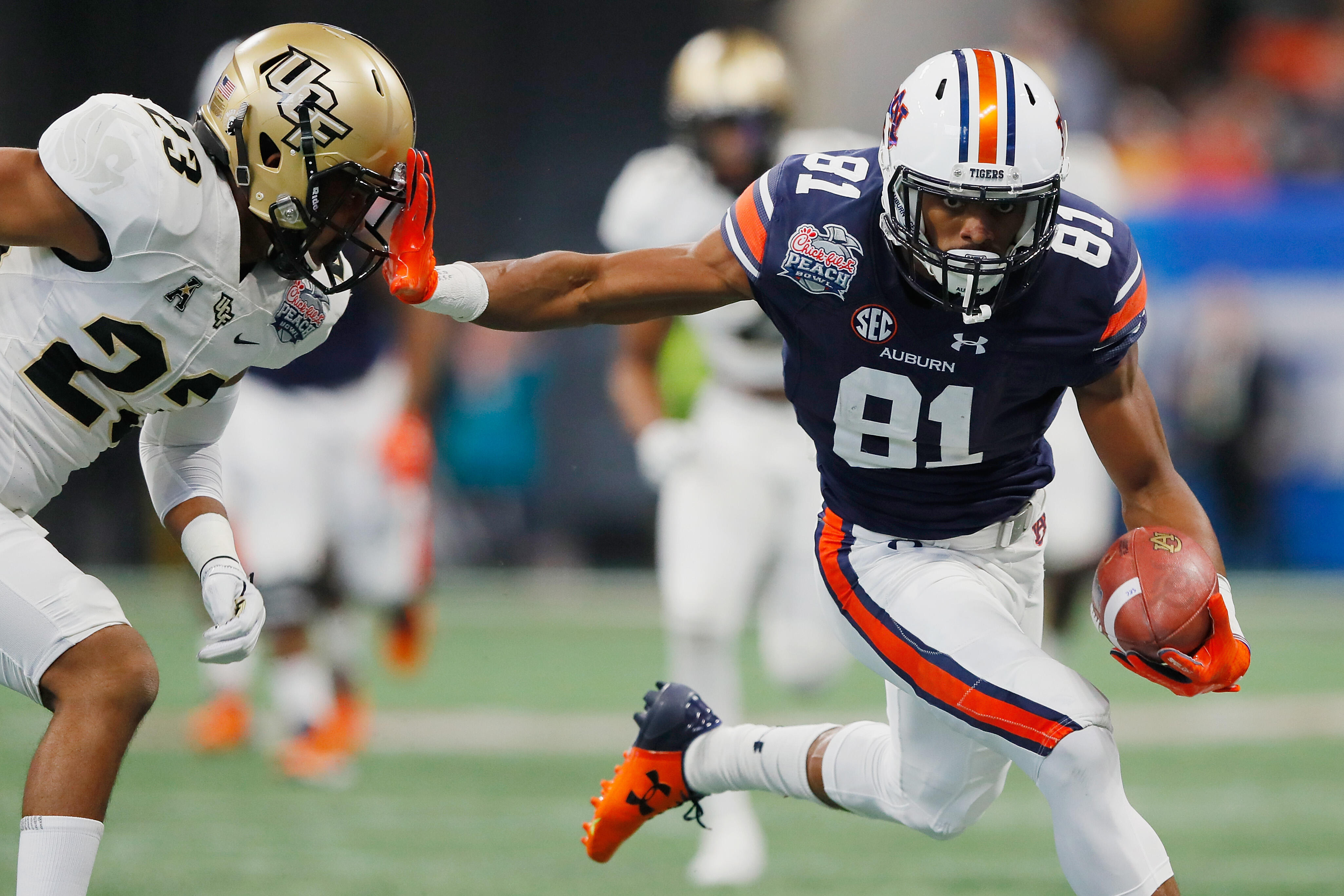 WATCH: Darius Slayton joins NFL teammates in mocking Auburn swag box - On3