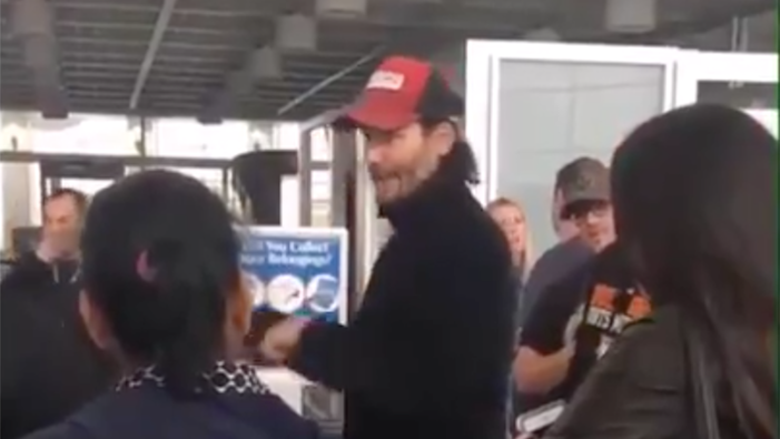 Keanu Reeves Takes Charge After His United Flight Makes Emergency Landing |  iHeart