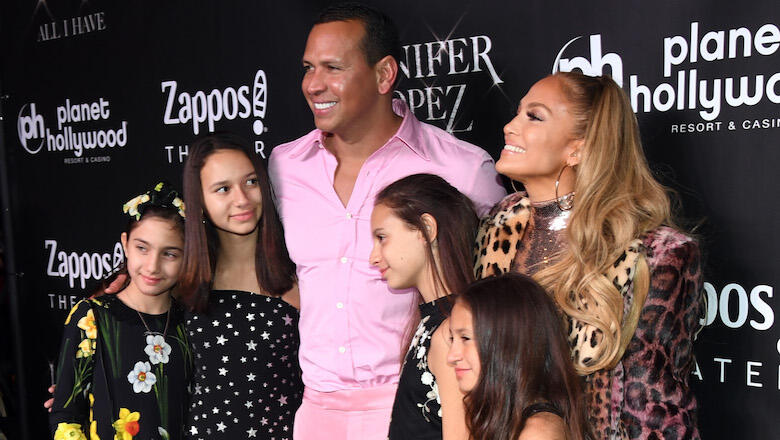 Alex Rodriguez & Jennifer Lopez Play A Baseball Game With Their Family –  Hollywood Life