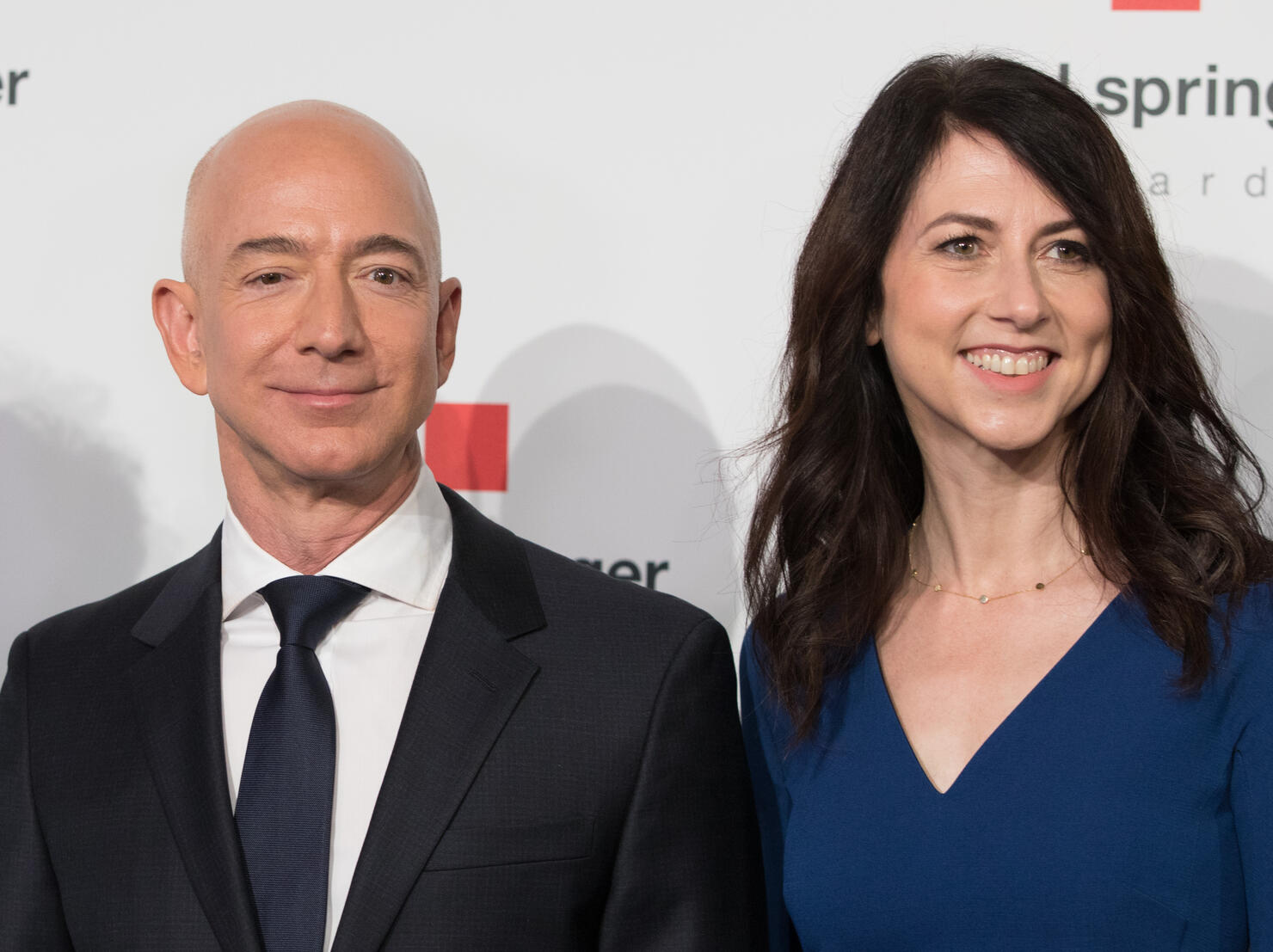 Jeff Bezos, in divorce settlement, retains 75 percent of the Amazon stock he held with his now ex-wife MacKenzie