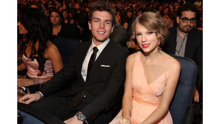 2011 People's Choice Awards - Backstage And Audience