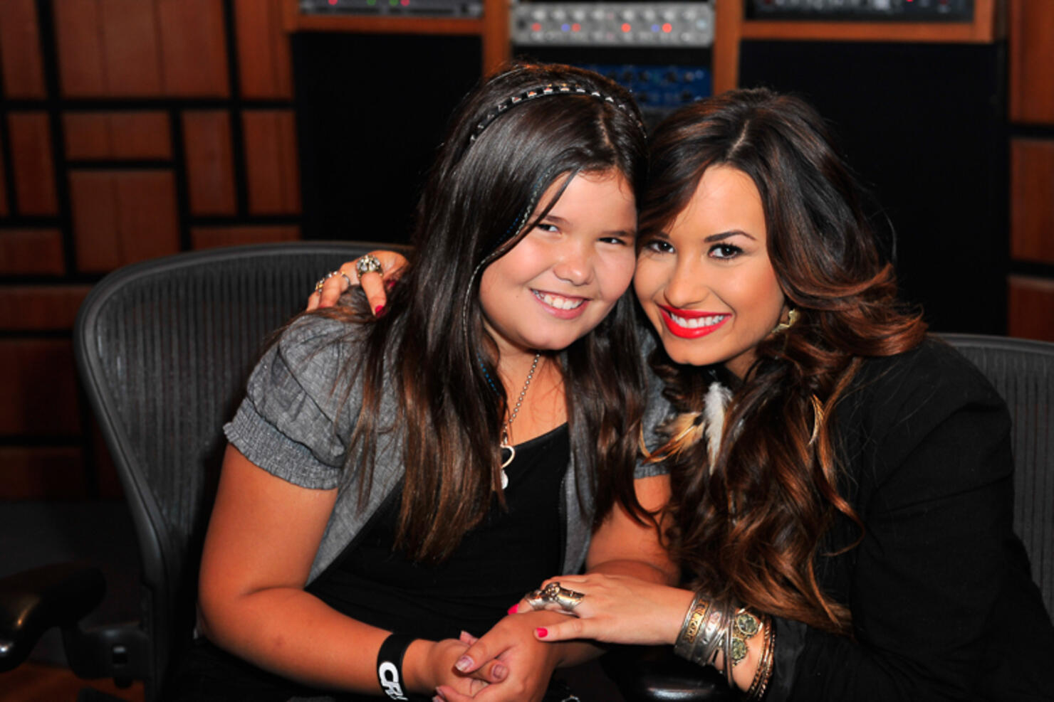Demi Lovato Live Chat At Cambio Studios