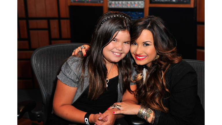 Demi Lovato Live Chat At Cambio Studios