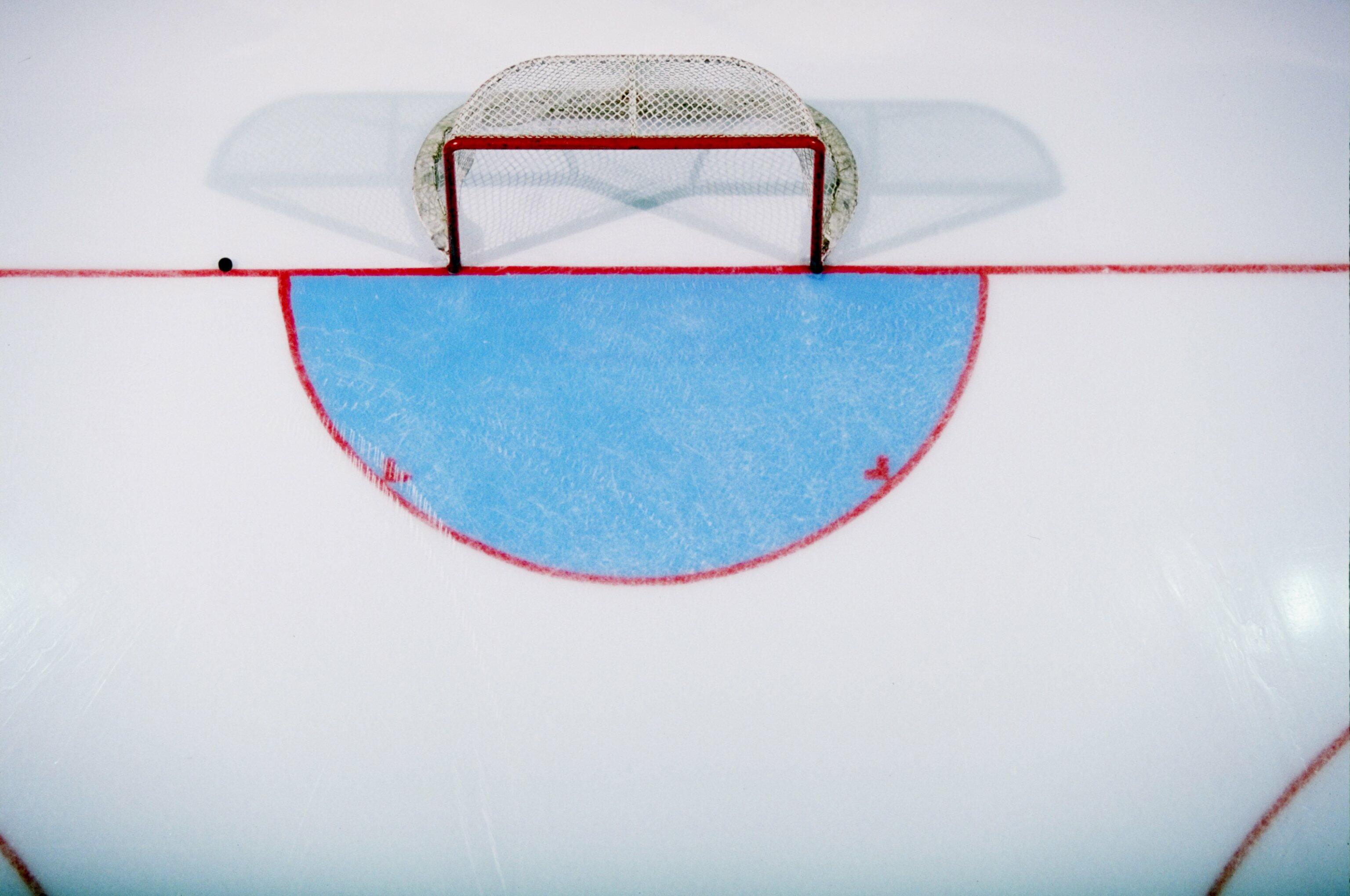 wait-so-the-goal-crease-in-hockey-isn-t-blue-paint-dubs-k102