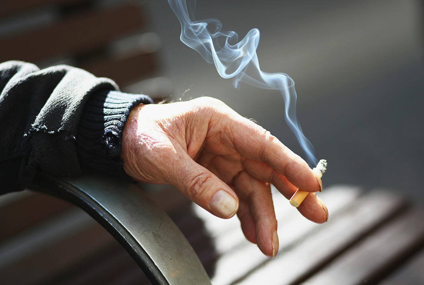 Washington State raises smoking age to 21