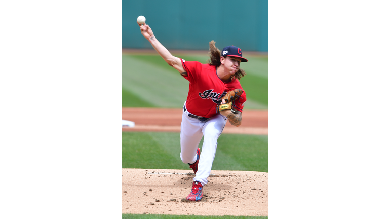 Toronto Blue Jays v Cleveland Indians