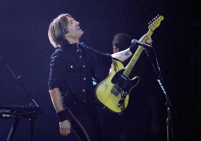 Keith Urban Hops on the Banjo & Covers Lil Nas X's "Old Town Road" - Thumbnail Image