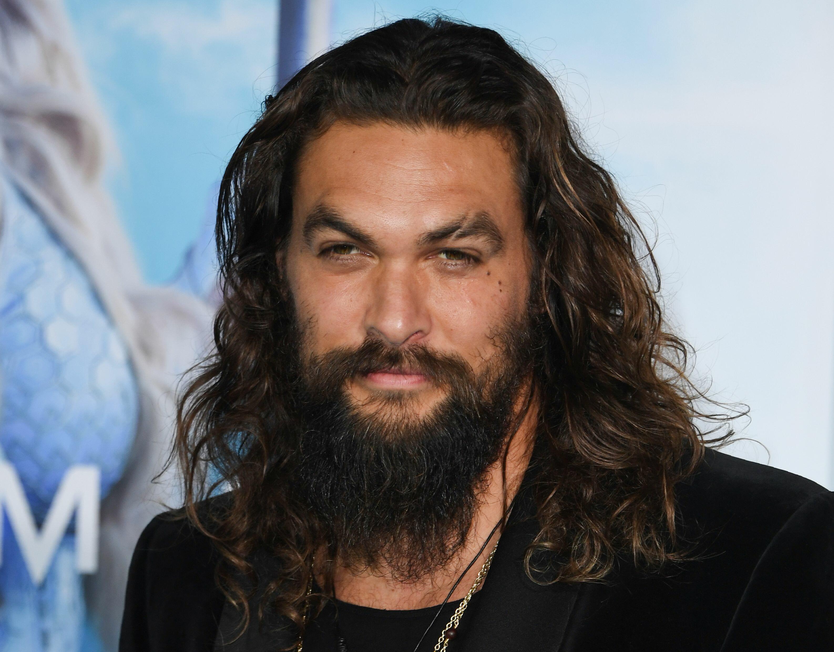 Is that you Jason Momoa? The actor looks like a new man with no beard ...