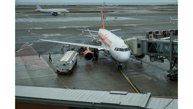 FRANCE-AIRPORT-TRANSPORT-FEATURE