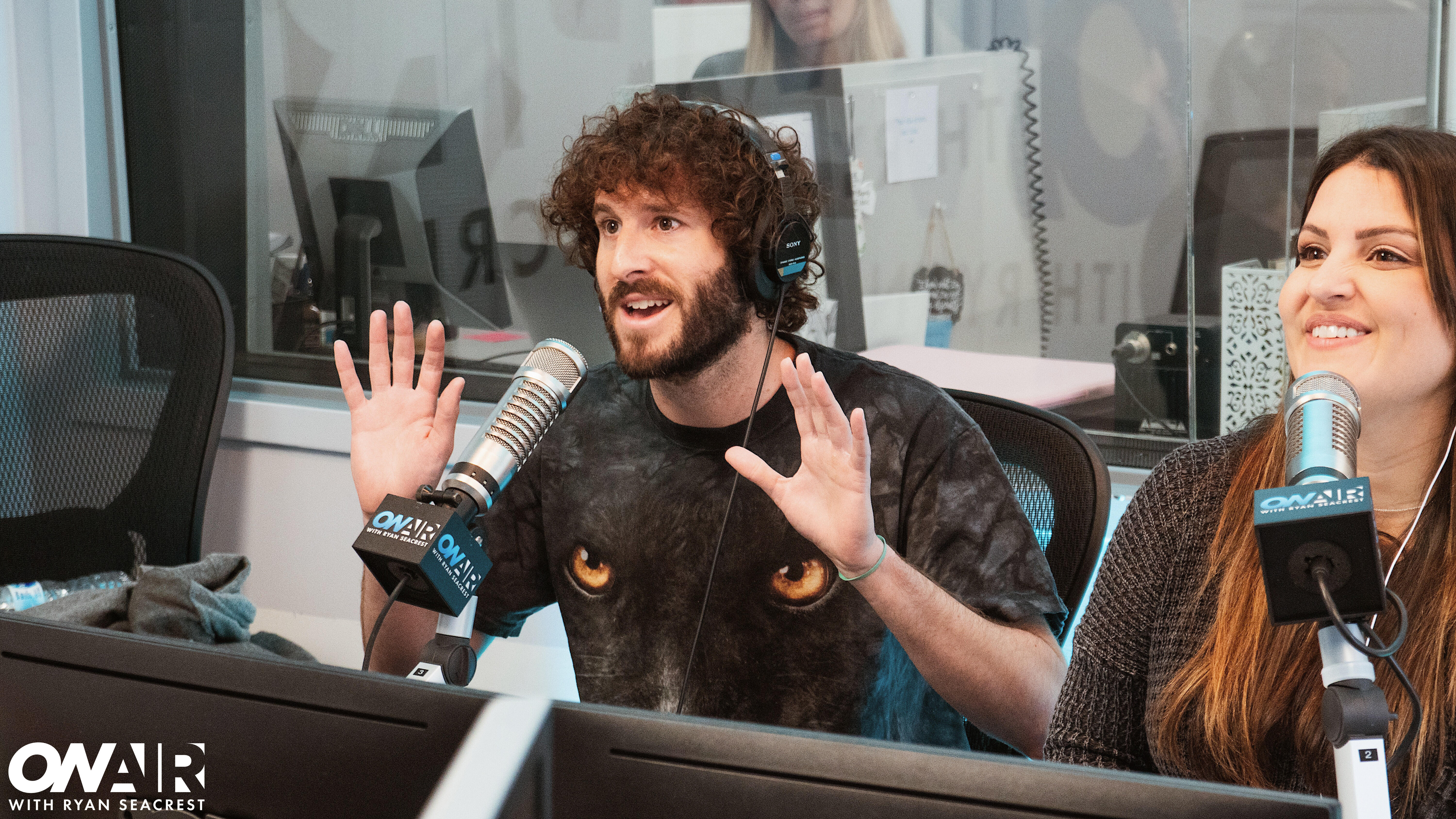 Lil Dicky Shares How He Pulled Off Getting 30 Top Artists On Track Earth On Air With Ryan Seacrest Ryan Seacrest - earth roblox id from lil dicky