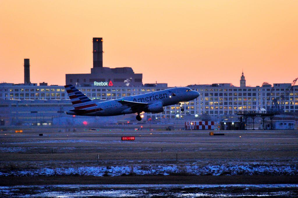 13 Airline Passengers Taken To Hospital After Landing - Thumbnail Image