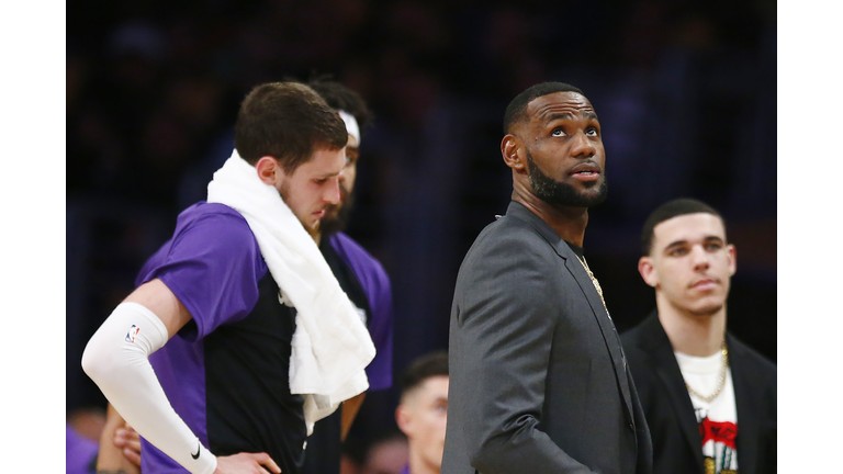 Golden State Warriors v Los Angeles Lakers