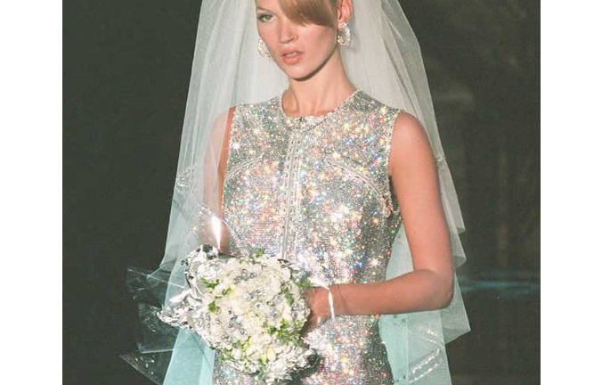 Gianni Versace's zippered bridal gown glitters und