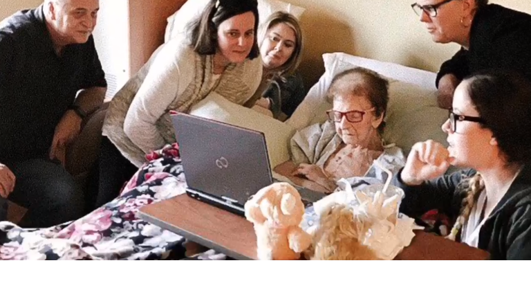 Game of thrones fan in hospice gets ten video  messages sent to her by the cast
