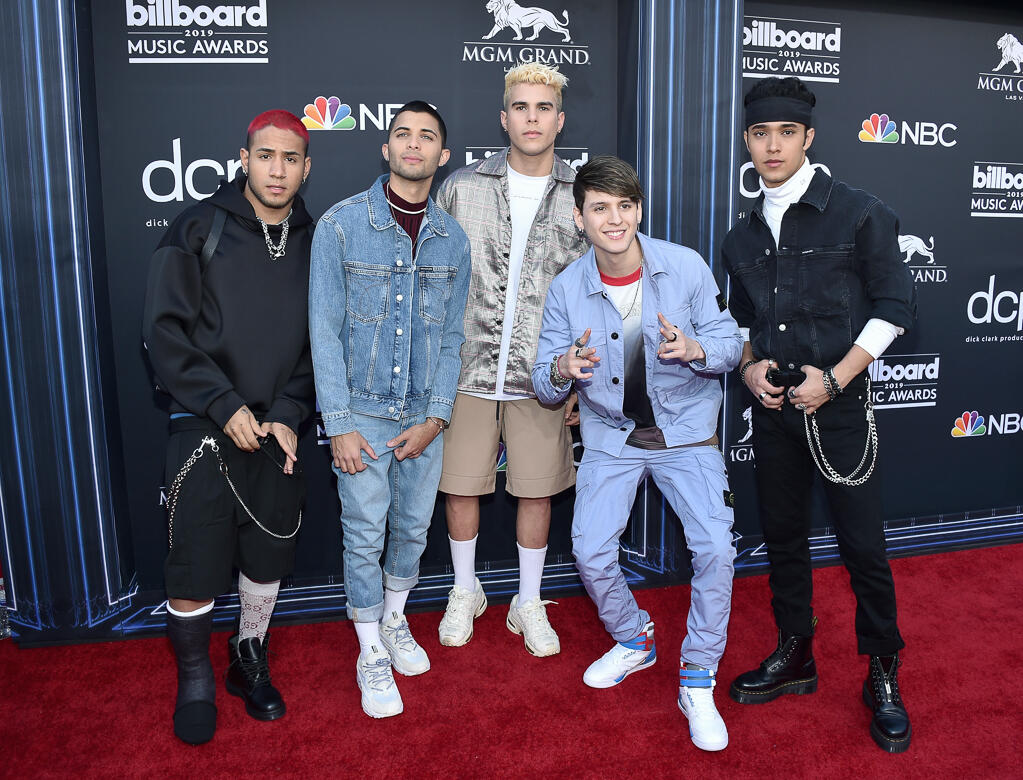 2019 Billboard Music Awards: All The Best Red Carpet Looks | IHeart