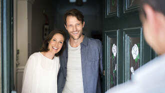 Jackie, Tony & Ryan - How Long It Takes Guests To Overstay Their Welcome