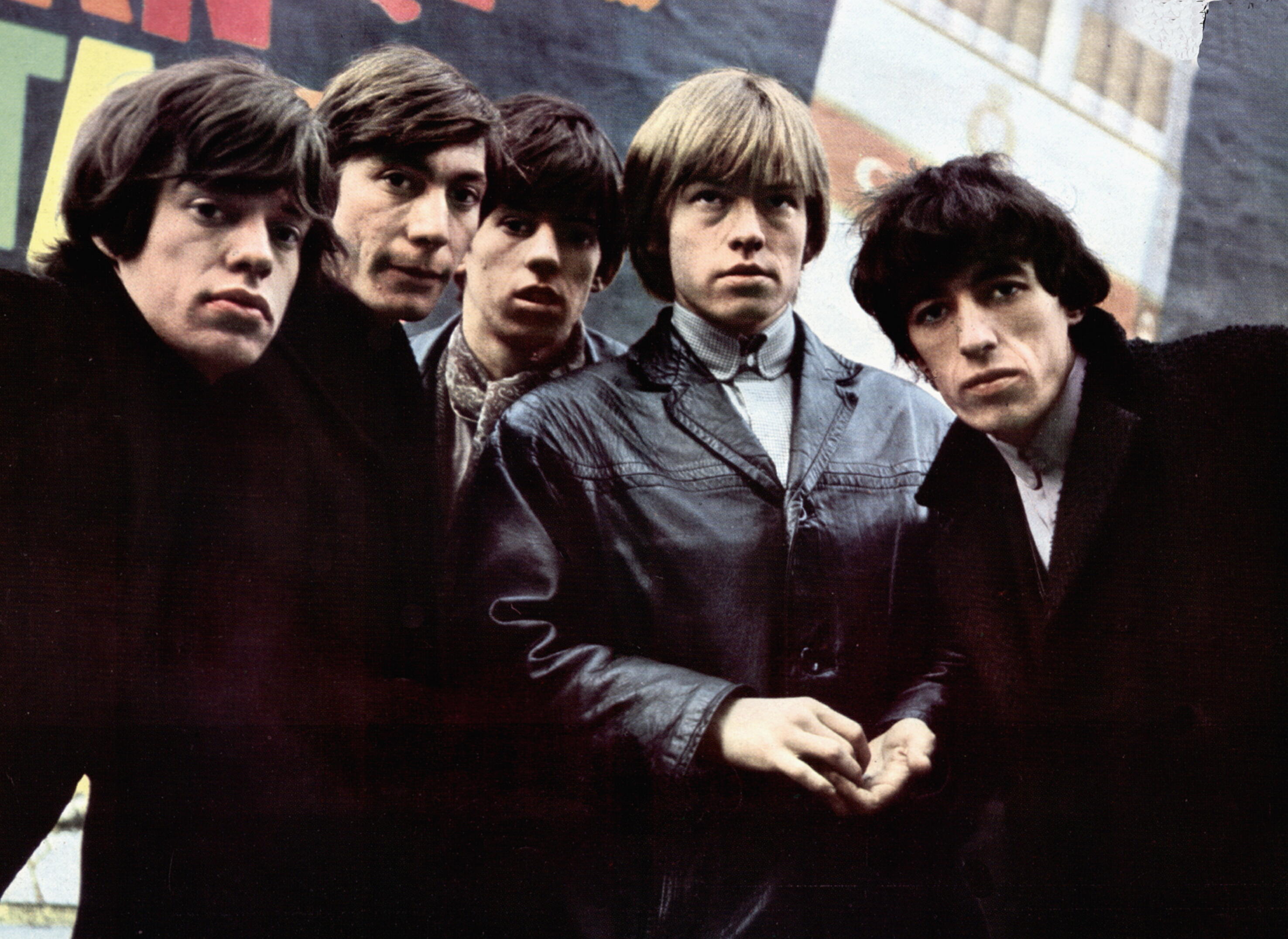 Rolling stone 1. Группа the Rolling Stones. Роллинг стоунз 1964. Роллинг стоунз 1960. Rolling Stones молодые.