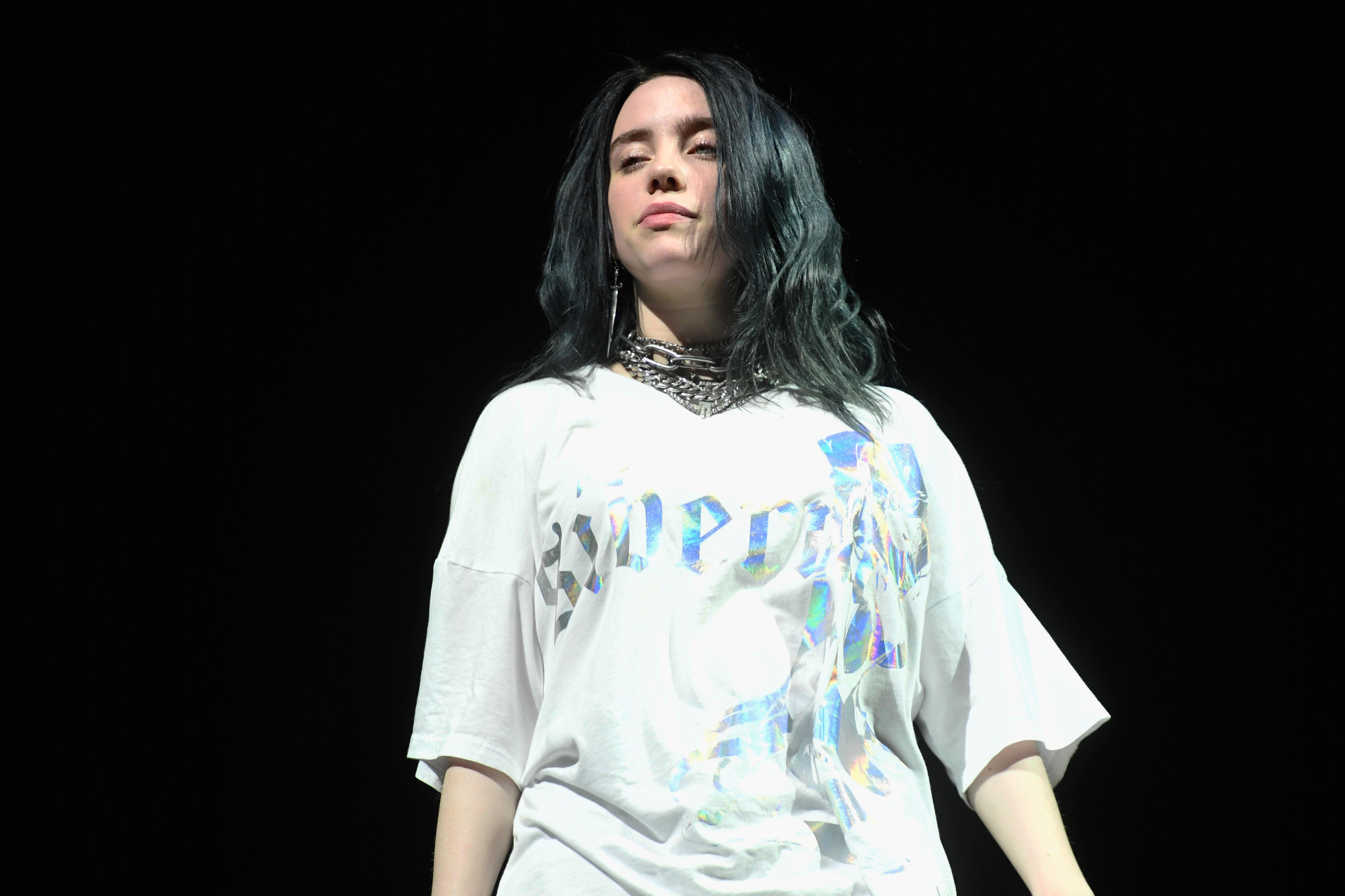 Chihiro billie eilish перевод. Билли Айлиш. Билли Айлиш 2022. Билли Айлиш в 15. Билли Айлиш 2019.