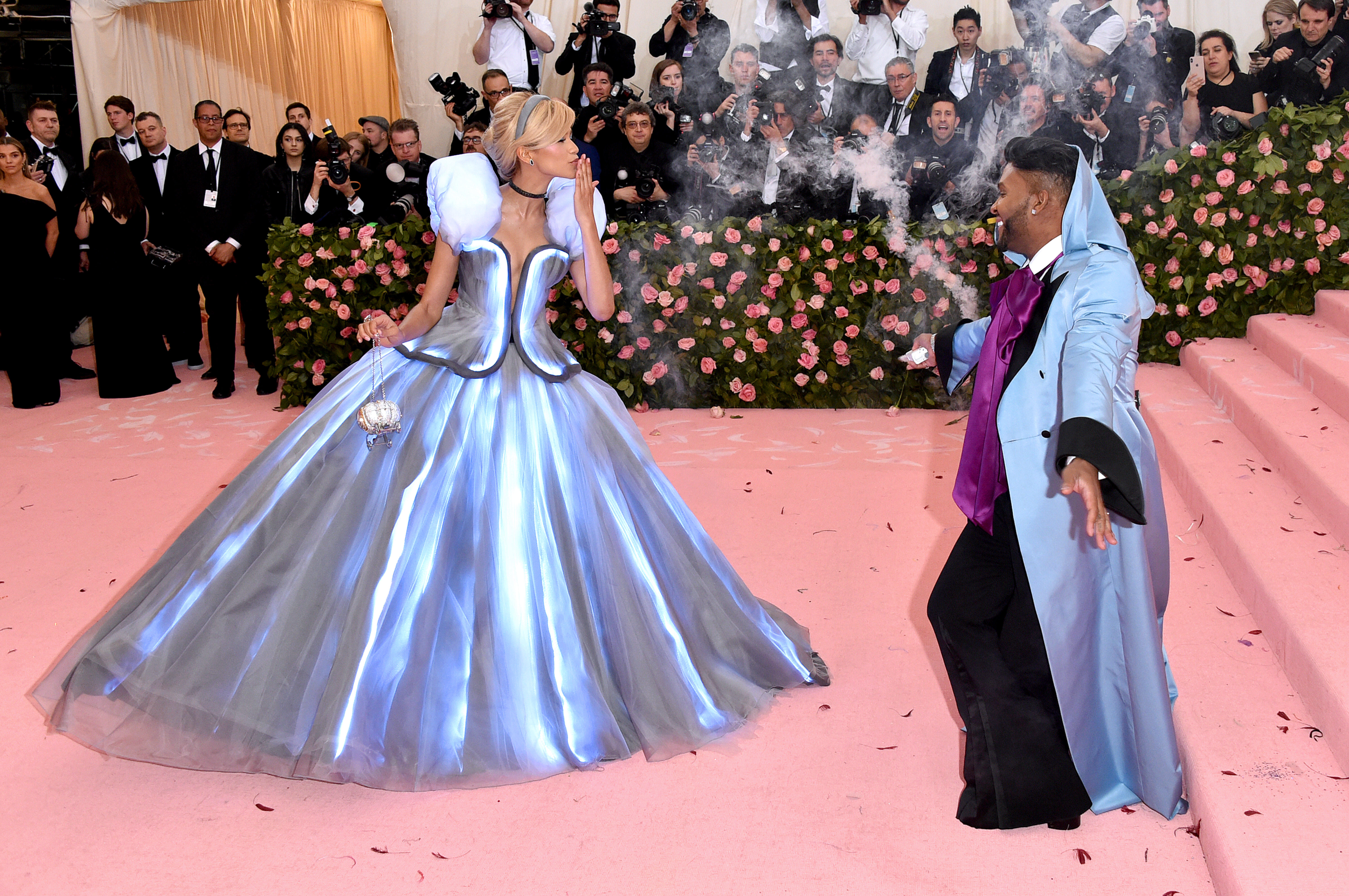 Zendaya Turned Into Cinderella In A Fluorescent Gown At The 2019 Met ...
