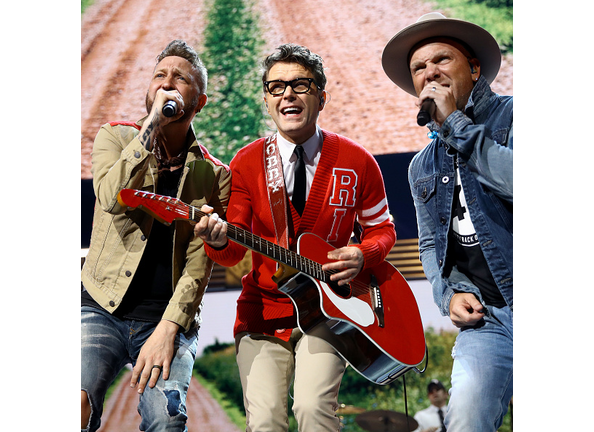 Bobby Bones & The Raging Idiots