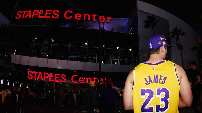 Houston Rockets v Los Angeles Lakers