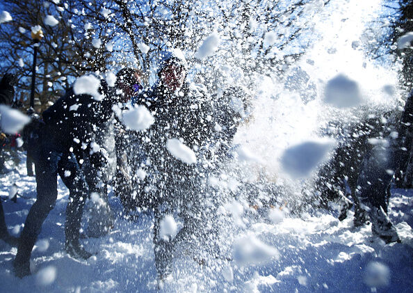Huge Snow Storm Slams Into Mid Atlantic States