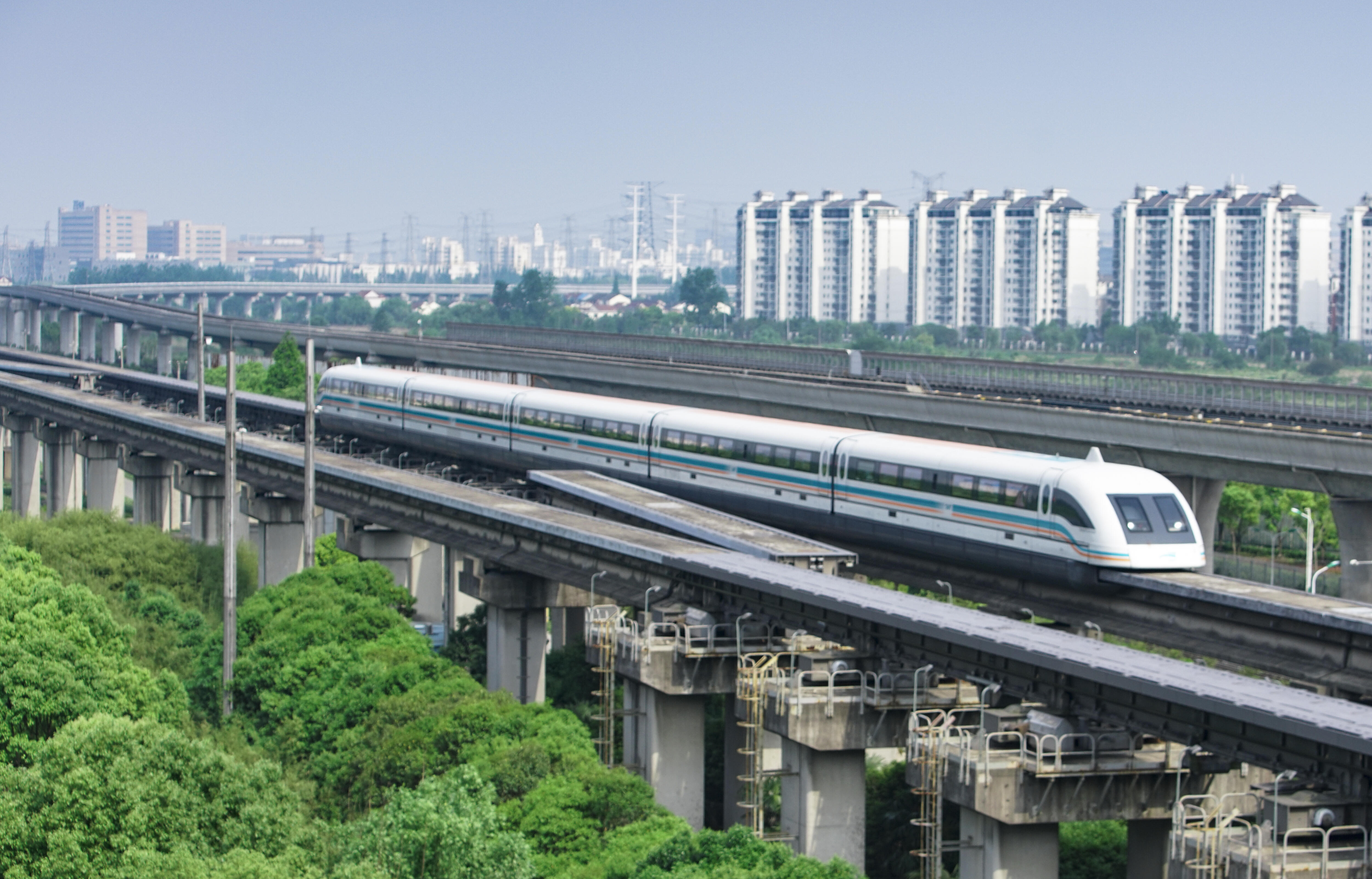 High speed railway. Маглев Япония. Маглев Пекин. Линия Шанхай Маглев. Линия Шанхай Маглев полотно.