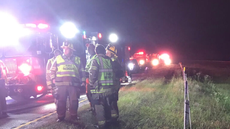 2 dead, 1 injured after Travis Tritt's tour bus gets in accident with drunk driver