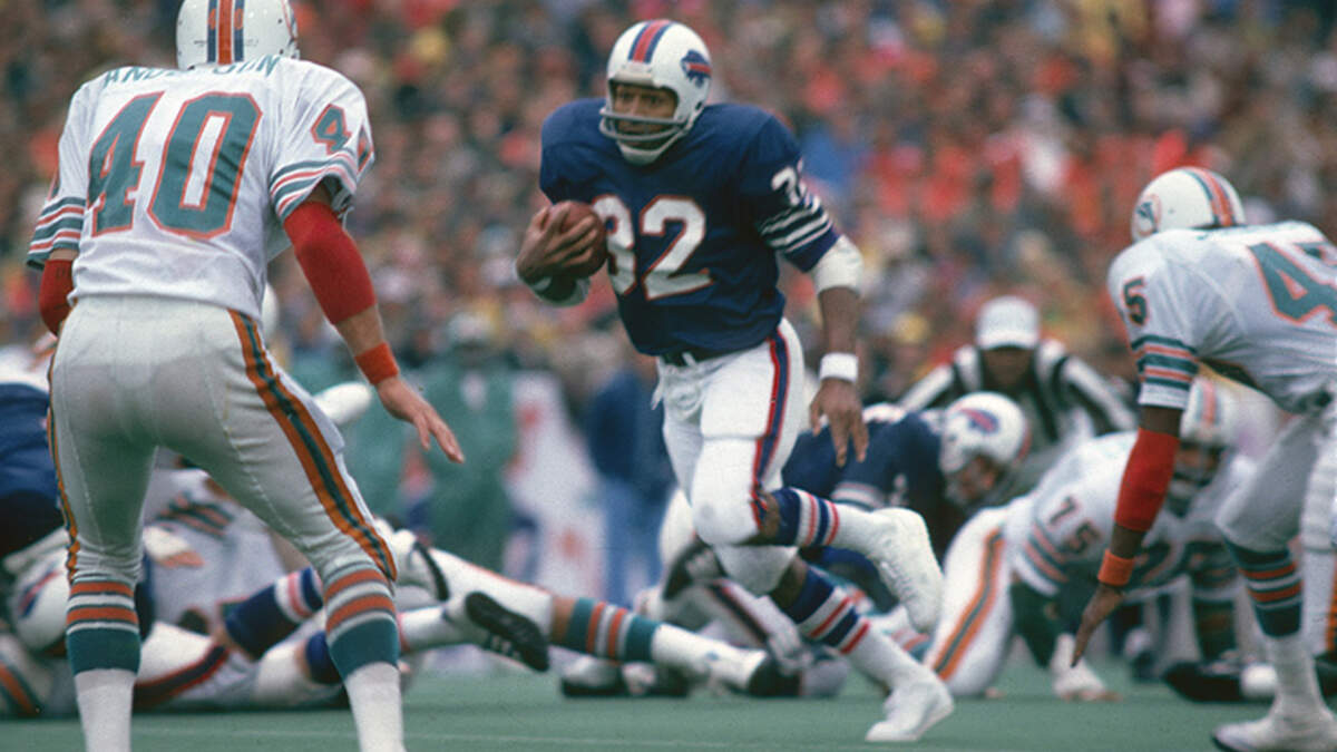 Buffalo Bills: O.J. Simpson jersey number 32 given to Senorise Perry